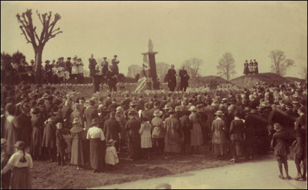 Unveiling of the Castlethorpe War Memorial